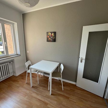 Emas4 Wohnung Mit 2 Einzelbetten, Kueche 크레펠트 외부 사진